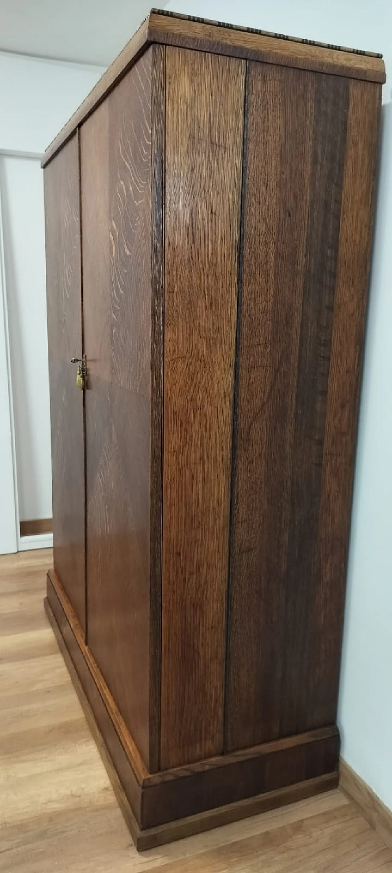 Armadio in rovere massello di Compactom, inizio '900 1